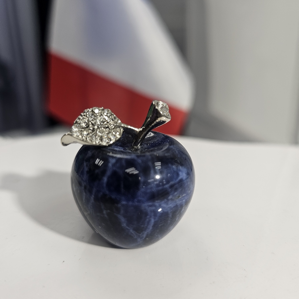 NWT Saphire Marbled Agate Gemstone & Swarovski Crystal Apple – Artinfinitum.art